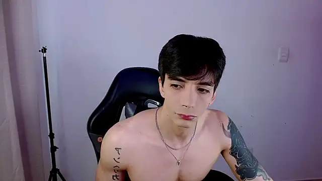 H3ll_B0I Live XXX-Chat