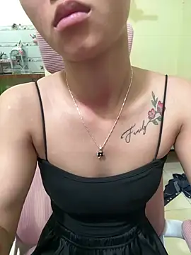 Vi_sexyy 现场XXX聊天