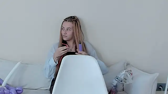 GeneviveCarello's Live XXX Chat