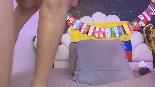 Chat +18 de _MiaBrown_ ao vivo