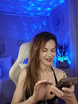 Chat +18 de Luna_Kitanna ao vivo