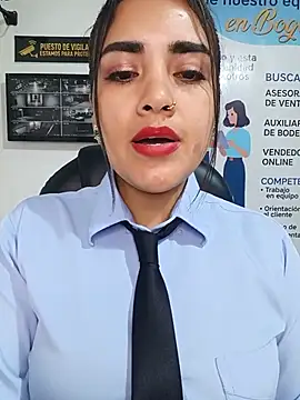 Chat XXX en directo de MAYE__13