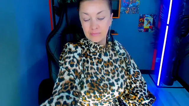 AnaMills' Live XXX Chat