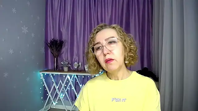 queen_a_n_i's Live XXX Chat