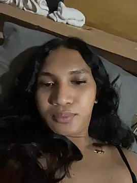 slutty_aki 在線直播表演