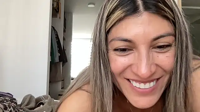 Chat +18 de LunaBeya ao vivo