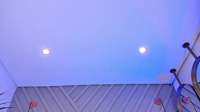 AdharamonroeのライブXXXチャット