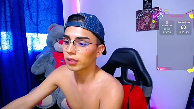 OwenBluee's Live XXX Chat
