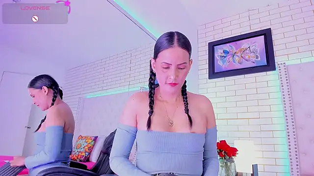 Coco_Balenciaga_のライブXXXチャット