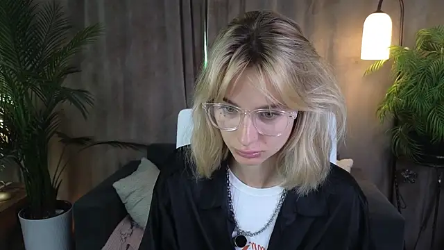 NoraMoreaun Live XXX chat