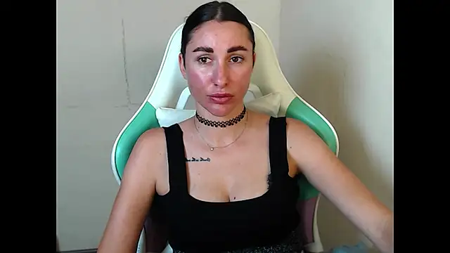 Chat XXX en directo de Cammil1a_horn