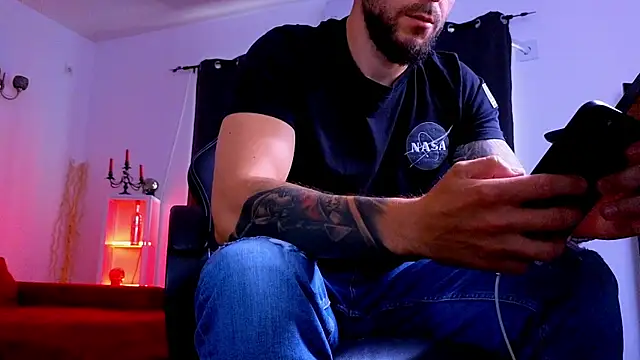 Chat XXX ao vivo de MightyAaron66
