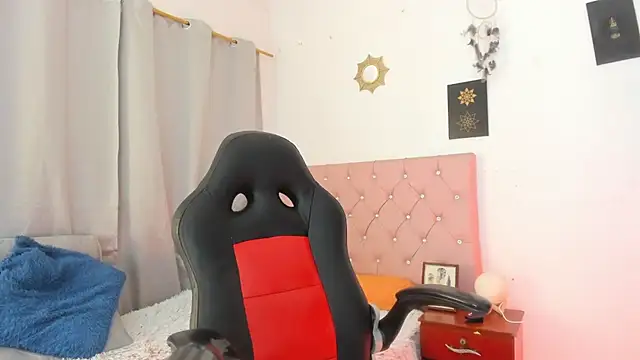 XXX chat uživo modela AishaAmin_