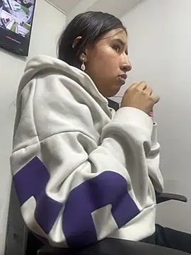 LilyRossi_'s Live XXX Chat