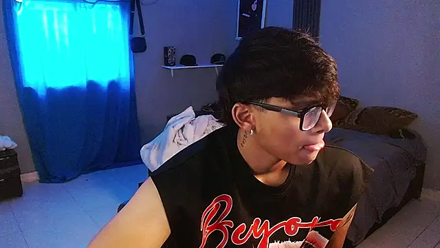 XXX chat uživo modela Mr_yisuzz