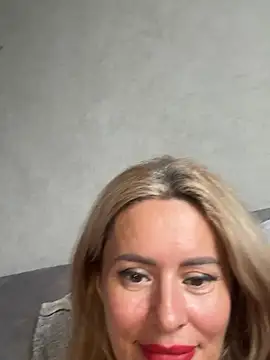 Tania201243 Live XXX-Chat