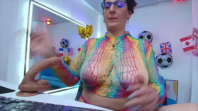 צ'אט XXX בשידור חי של Madame_scarlett
