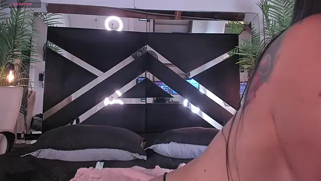 emily-fox's Live XXX Chat