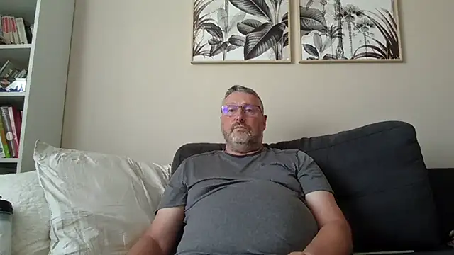 doudou310 élő XXX-chatje
