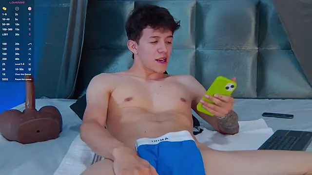 XXX chat uživo modela Tristan_Kane