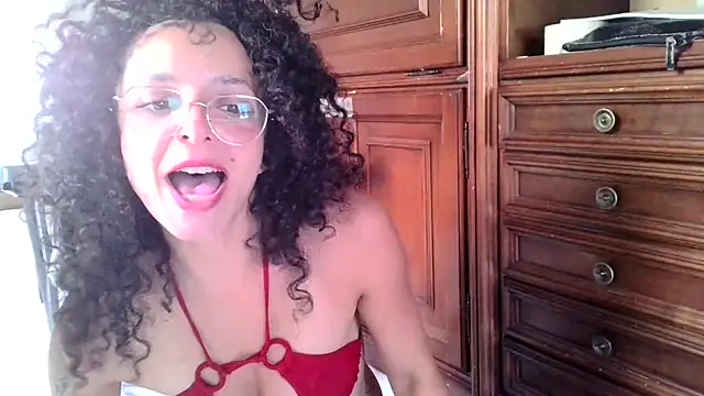 Emily_Posh Chat XXX live