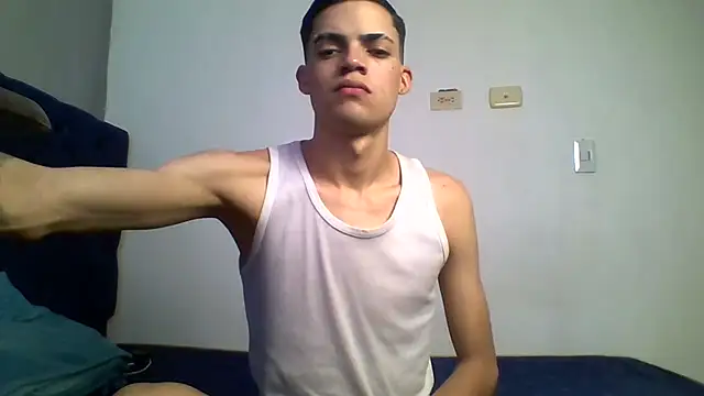 عرض كام Latinos_2001