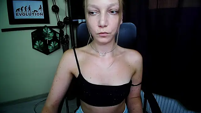 EmillyPlay live XXX chat