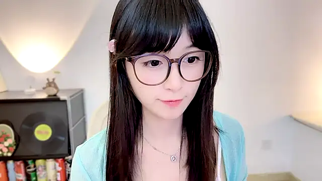 Onechestnut XXX чат на живо
