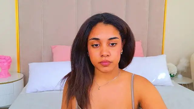 Živý XXX chat Luna_Cortier