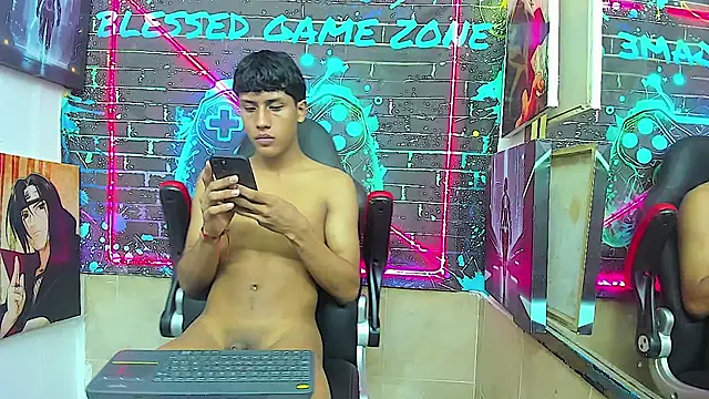 EMILIANO_BLESS 即時 XXX 聊天