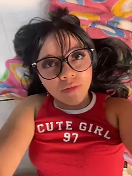 Katy_RoseX Adlı Modelin Canlı XXX Sohbeti
