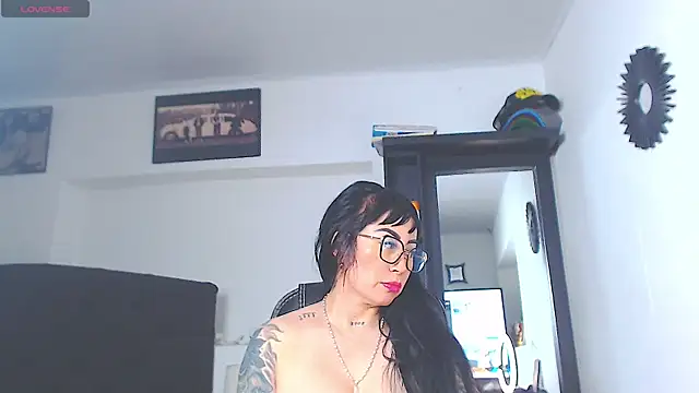 Chatroom XXX en direct de Vicky_hotmilf