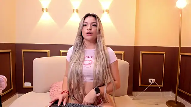milaowens' Live XXX Chat