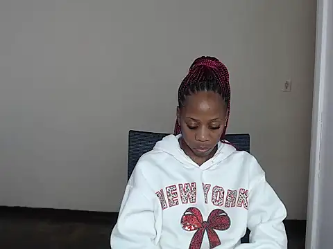 XXX chat uživo modela QUEENMANDYY