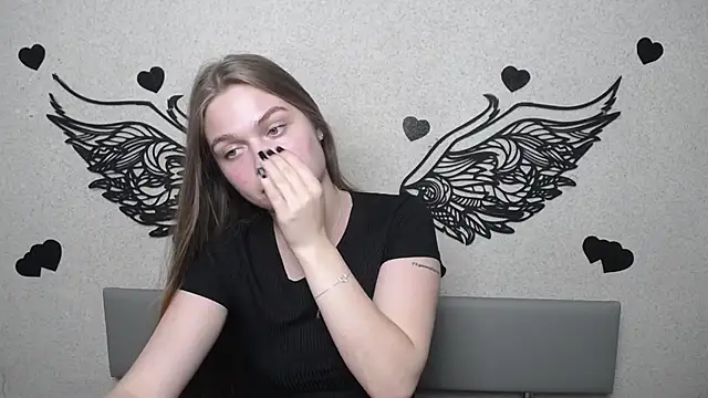 LaraPika élő XXX-chatje