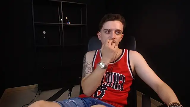 FelixStarkk Adlı Modelin Canlı XXX Sohbeti