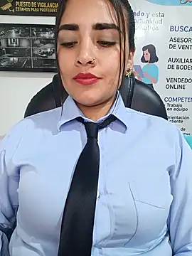 MAYE__13 Adlı Modelin Canlı XXX Sohbeti