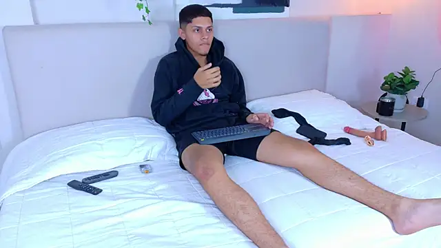Chat XXX en directo de EthanCarter__