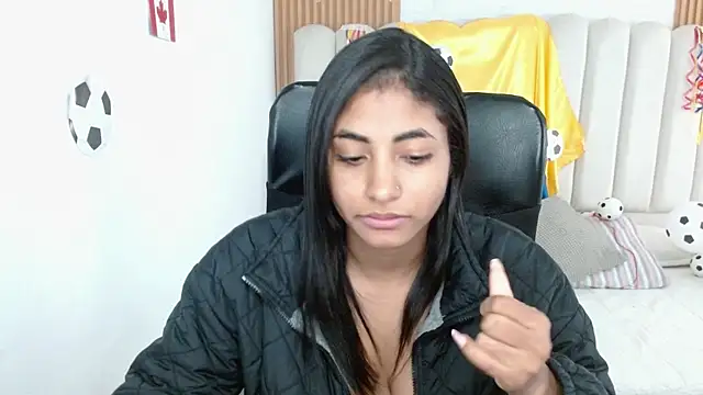 shaneelle Adlı Modelin Canlı XXX Sohbeti