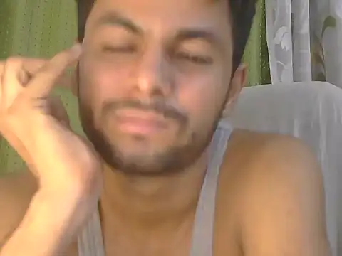 Онлайн чат XXX Stubborndesiboy