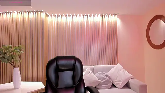 NatalieLewis' Live XXX Chat