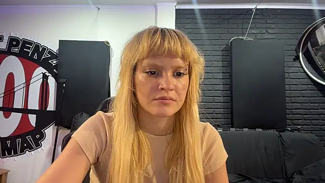 Chat XXX en directo de FreedaDeloach