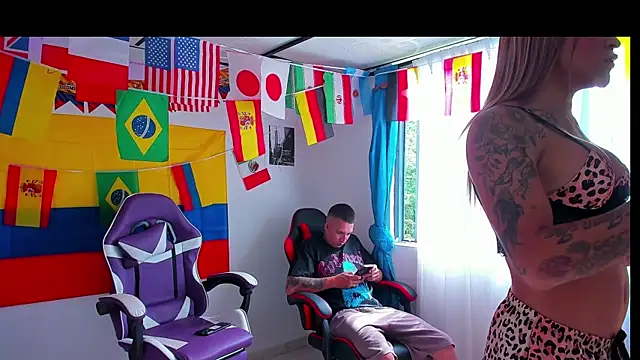 Chatroom XXX en direct de parejacaliente20154