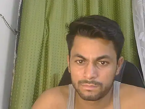 Stubborndesiboyn Live XXX chat