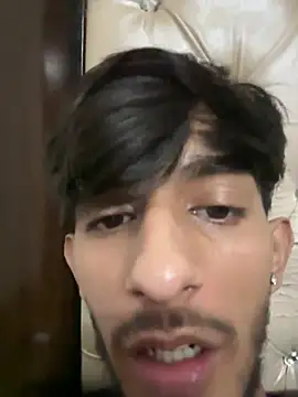 ronnnnn718 Adlı Modelin Canlı XXX Sohbeti