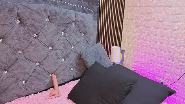 Chat +18 de AlexandraNoxx ao vivo