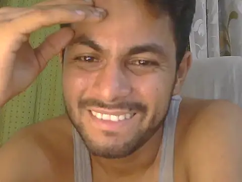 Stubborndesiboy Chat XXX in diretta