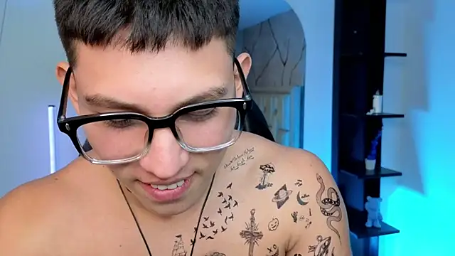 JamesCr_ live XXX chat