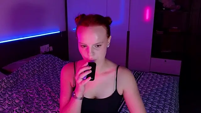 mollybossy Adlı Modelin Canlı XXX Sohbeti