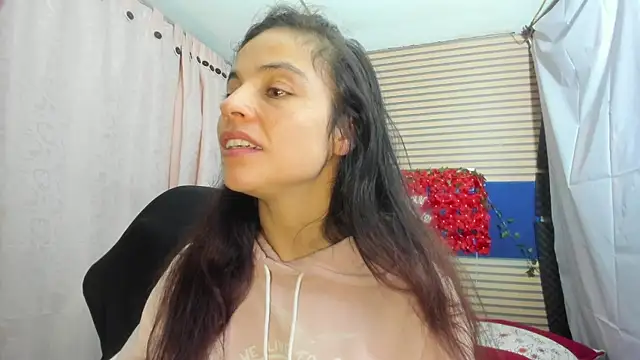 rosse_2504 Chat XXX live